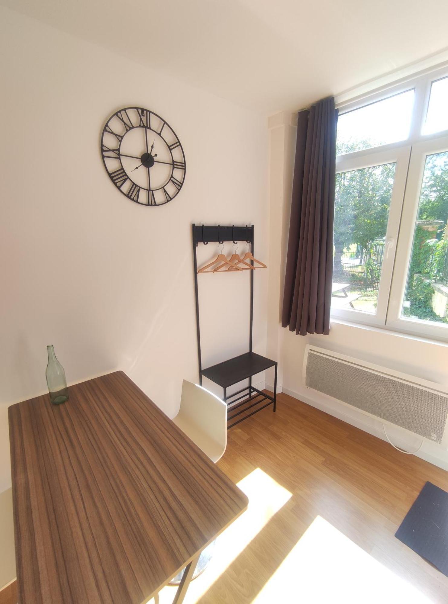 Apartment L'ecrin D'emile - Grand Meuble Au Calme Courpiere